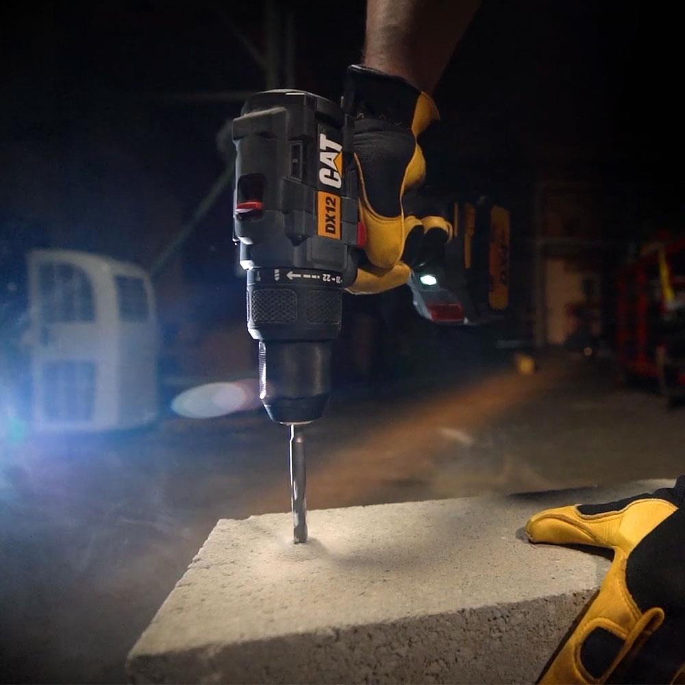 CAT DX12 18Volt/2.0Ah Li-ion Çift Akülü Kömürsüz Profesyonel Şarjlı Darbeli Matkap - . Görsel