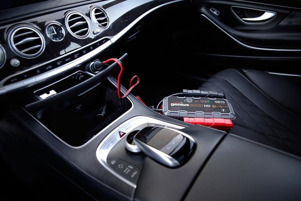 NOCO Genius GB70 12V 2000Amp Ultrasafe Lityum Akü Takviye + Powerbank + Led Lamba - . Görsel