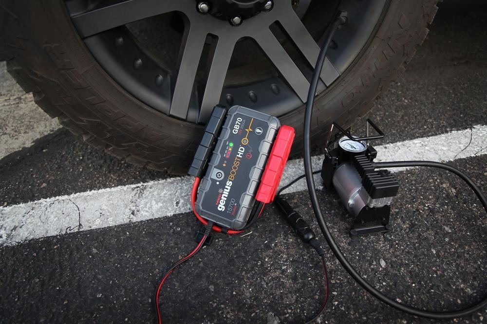 NOCO Genius GB70 12V 2000Amp Ultrasafe Lityum Akü Takviye + Powerbank + Led Lamba - . Görsel