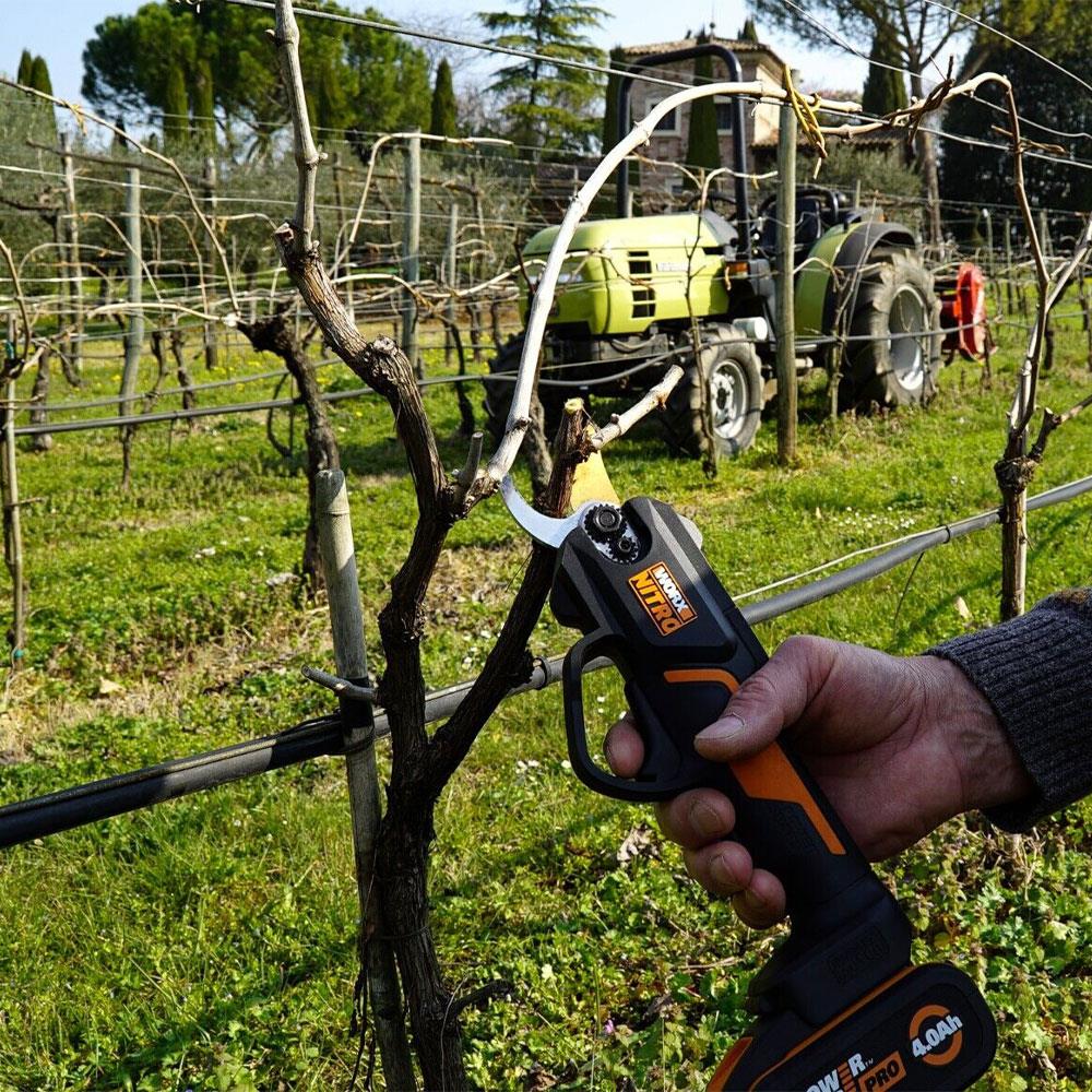 WORX WG330E 20Volt 2.0A Li-ion Tek Akülü Profesyonel Kömürsüz Dal Budama Makası - . Görsel